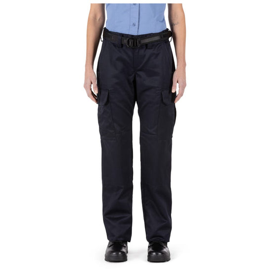 Self-Adjusting Waistband: Equipped with a self-adjusting waistband with gripper tape for a secure fit during high-pressure situations.