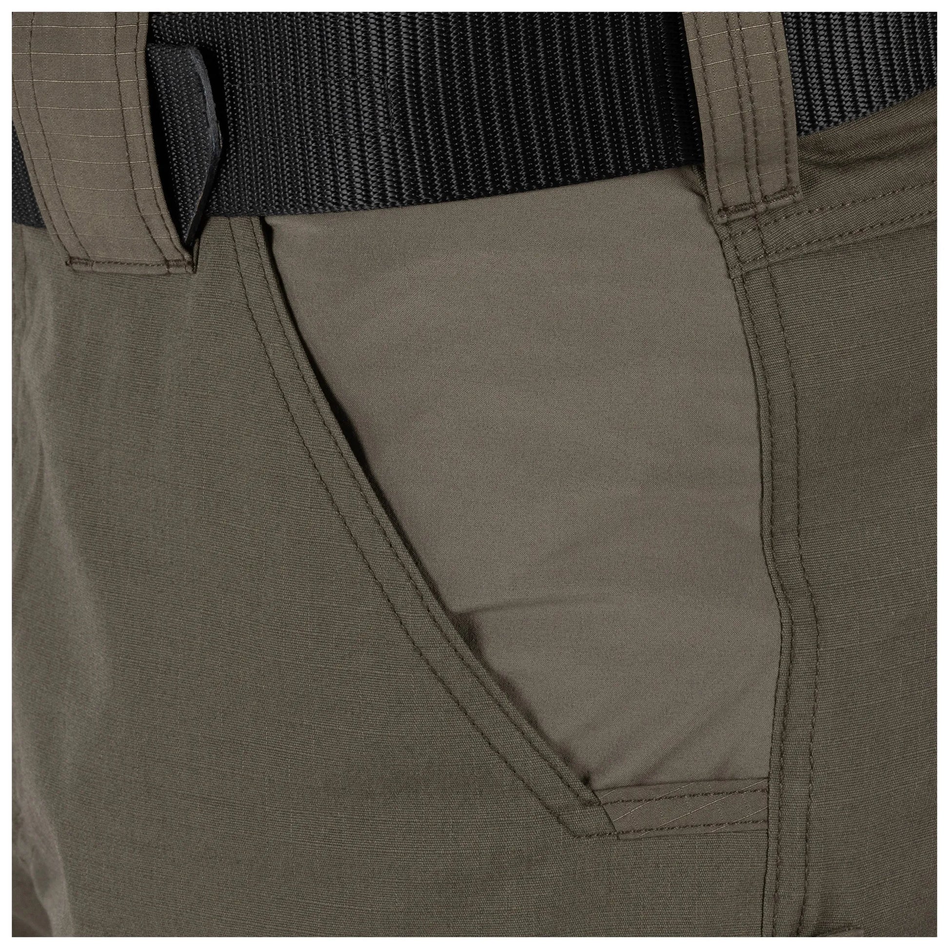 Kneepad-Ready Construction: Allows for added protection and versatility in demanding tasks.