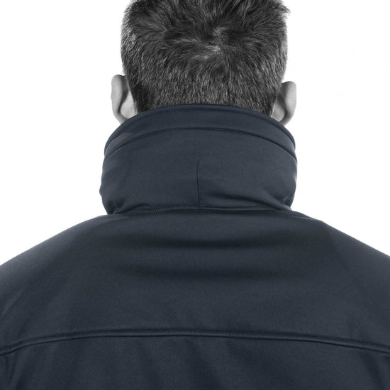 Outdoor Softshell Gear: Windproof fabric, lightweight hood, hybrid design.