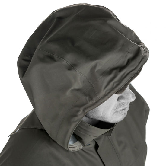 Hood/Harness® system adjusts for a perfect fit, providing unrestricted vision.