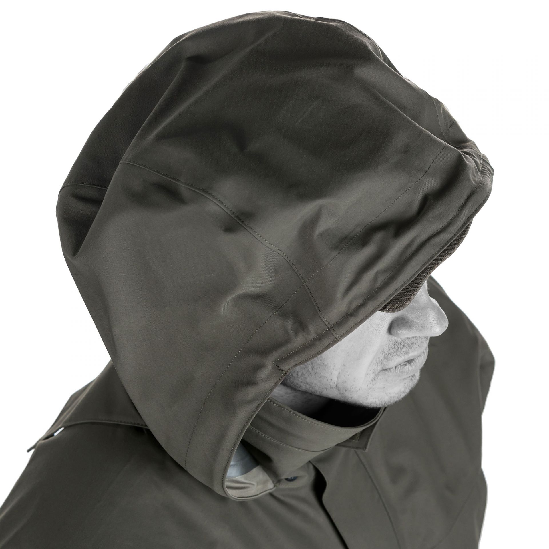 Hood/Harness® system adjusts for a perfect fit, providing unrestricted vision.